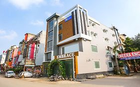 Fabhotel Embrace